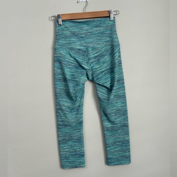 Lululemon Wunder Under Crop (Hi-Rise) - Picture 8 of 12